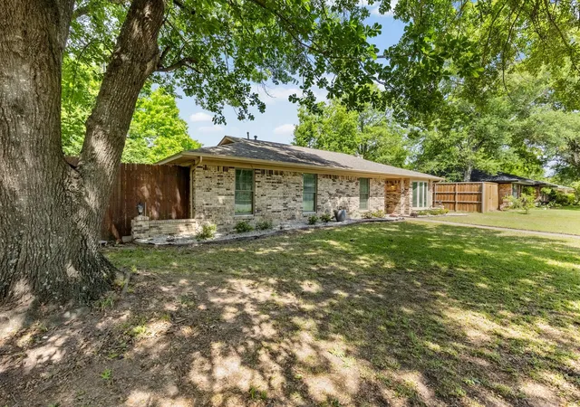 Photo 3 of Sale Pending at 3026 Arapaho Rd, Commerce, TX 75428 | MLS# 21260409 | Listing updated on 2026-07-17