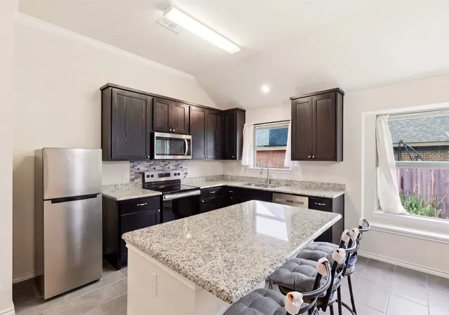 Homes for sale in Glenn Heights, TX | 1924 Carrington Dr, Glenn Heights, TX 75154 | MLS# 21261099