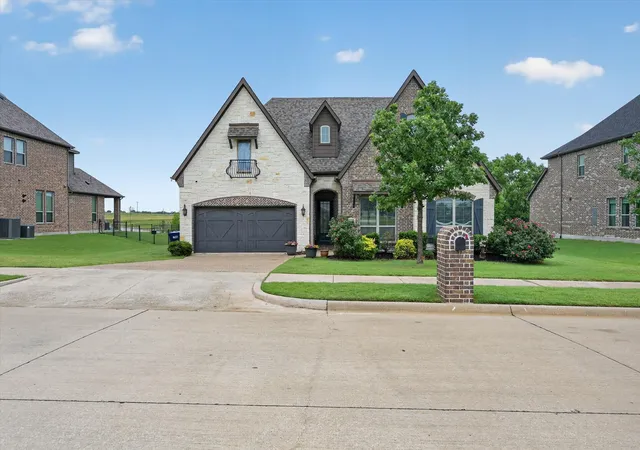 Homes for sale in Gunter, TX | 1129 Stonebridge Pass, Gunter, TX 75058 | MLS# 21261170