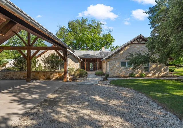 Photo 1 of Single family home for sale at 423 Rogers Hill Spur, Waco, TX 76705 | MLS# 21255482 | Listing updated on 2026-07-27