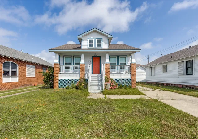 Photo 1 of Single family home for sale at 5106 Avenue O, Galveston, TX 77551 | MLS# 21261151 | Listing updated on 2026-07-15