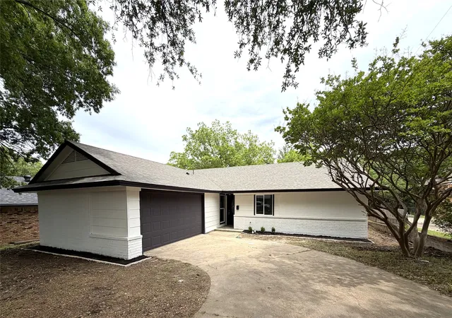 Photo 1 of Single family home for sale at 1413 Blanton Pl, Sherman, TX 75092 | MLS# 21259474 | Listing updated on 2026-07-25