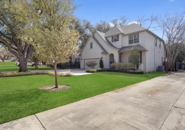 Photo 2 of Sale Pending at 3429 S Westcliff Rd S, Fort Worth, TX 76109 | MLS# 21259526 | Listing updated on 2026-07-19
