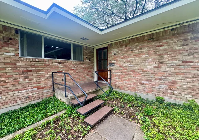 Photo 2 of Single family home for sale at 2425 Wendy Ln, Waco, TX 76710 | MLS# 21261006 | Listing updated on 2026-07-08