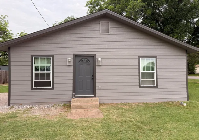 Homes for sale in Iowa Park, TX | 510 N Pacific Ave, Iowa Park, TX 76367 | MLS# 21261266