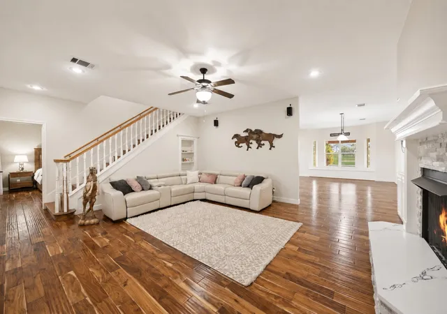 Photo 4 of House for sale at 6880 County Road 4042, Kemp, TX 75143 | MLS# 21261259 | Listing updated on 2026-09-20