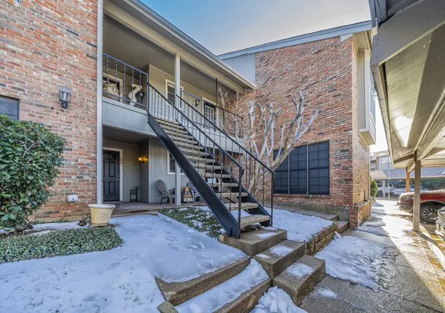 Photo 2 of Condo for sale at 2733 Silver Creek Dr #205, Arlington, TX 76006 | MLS# 21261268 | Listing updated on 2026-07-26