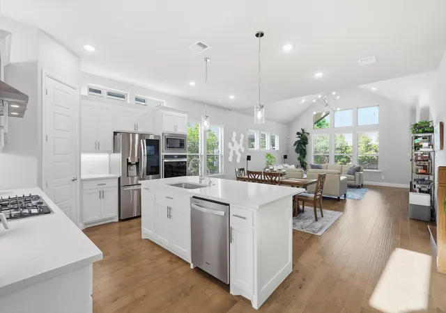 Photo 4 of Single family home for sale at 2472 Bainbridge Dr, Allen, TX 75013 | MLS# 21260165 | Listing updated on 2026-09-30