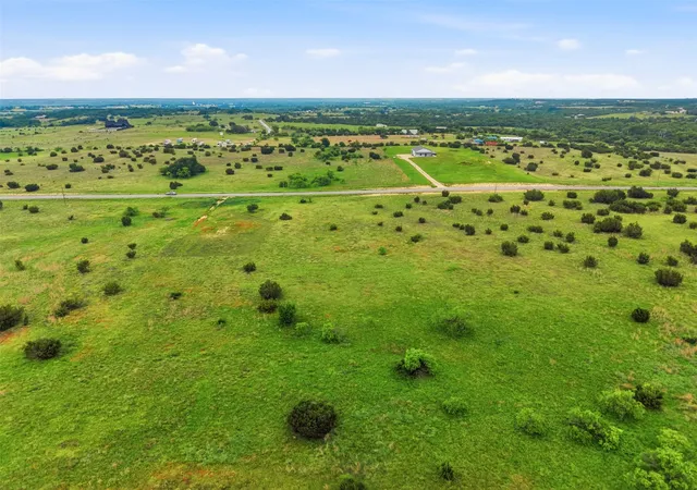 Homes for sale in Lipan, TX | 502 Hollow Dr, Lipan, TX 76048 | MLS# 21259668