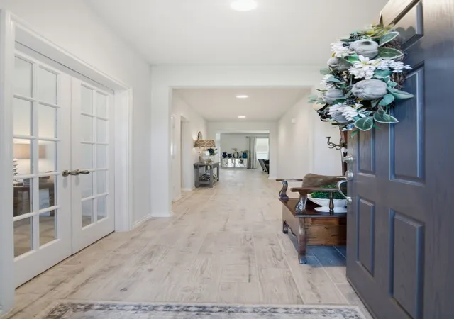 Photo 3 of Single family home for sale at 420 Basalt Dr, Azle, TX 76020 | MLS# 21261225 | Listing updated on 2026-09-30