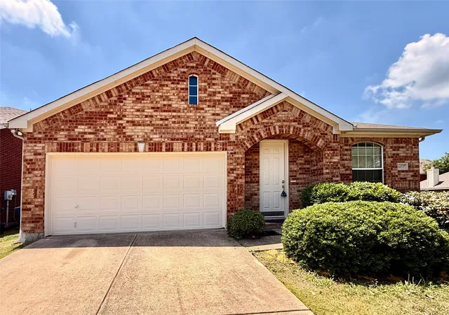 Homes for sale in Little Elm, TX | 14537 Crystal Lake Dr, Little Elm, TX 75068 | MLS# 21255672