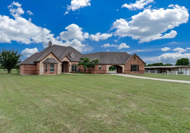 Photo 2 of Sale Pending at 2309 Parks Ct, Haslet, TX 76052 | MLS# 21251892 | Listing updated on 2026-10-02