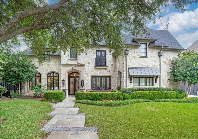 Homes for sale in Dallas, TX | 6430 Stefani Dr, Dallas, TX 75225 | MLS# 21260142