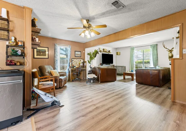 Photo 2 of Single family home for sale at 203 Randy Dr, Woodway, TX 76712 | MLS# 21261413 | Listing updated on 2026-08-27