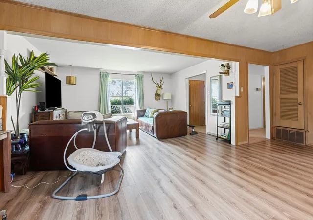Photo 3 of Single family home for sale at 203 Randy Dr, Woodway, TX 76712 | MLS# 21261413 | Listing updated on 2026-08-27