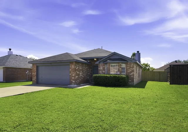 Photo 2 of Sale Pending at 311 S Chestnut St, Forney, TX 75126 | MLS# 21260881 | Listing updated on 2026-09-29