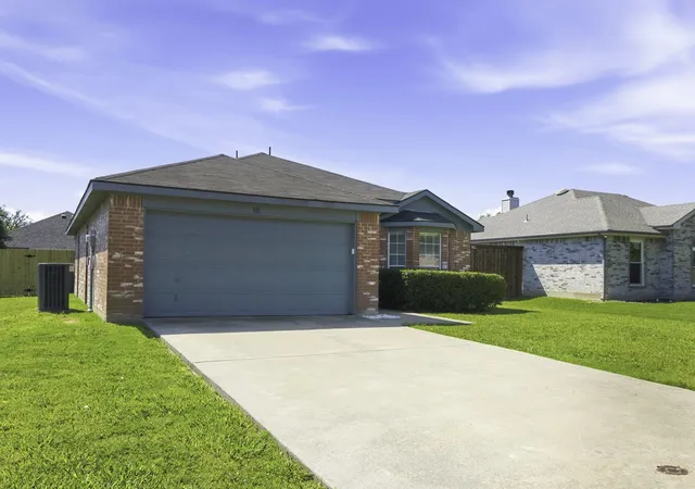 Photo 3 of Sale Pending at 311 S Chestnut St, Forney, TX 75126 | MLS# 21260881 | Listing updated on 2026-09-29