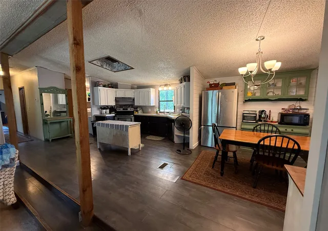 Photo 3 of Manufactured home for sale at 148 Indian Gap Dr, Mabank, TX 75156 | MLS# 21261451 | Listing updated on 2026-09-30