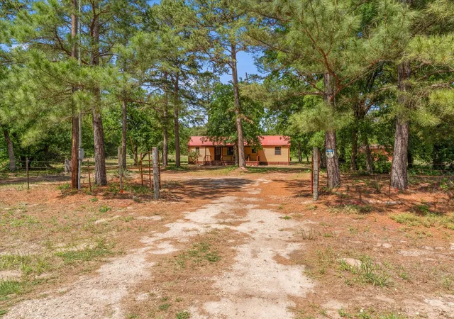 Photo 4 of Single family home for sale at 3983 E Hwy 154, Quitman, TX 75783 | MLS# 21242706 | Listing updated on 2026-07-23