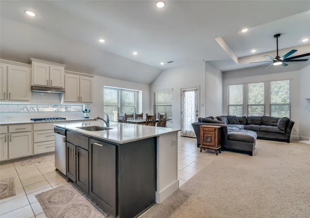 Photo 4 of Sale Pending at 215 Tallgrass Dr, Lavon, TX 75166 | MLS# 21257312 | Listing updated on 2026-07-20