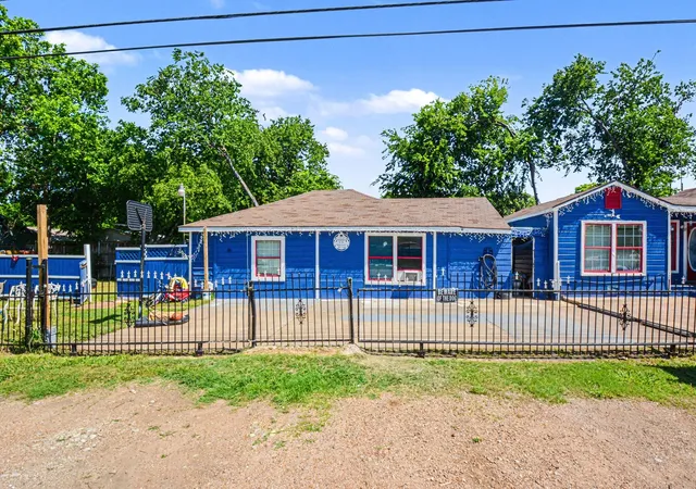 Photo 1 of Single family home for sale at 1001 Hillburn Dr, Dallas, TX 75217 | MLS# 21261453 | Listing updated on 2026-07-22