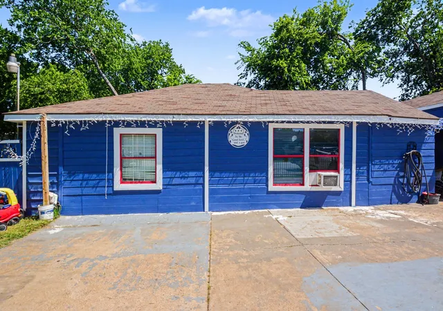 Photo 2 of Single family home for sale at 1001 Hillburn Dr, Dallas, TX 75217 | MLS# 21261453 | Listing updated on 2026-07-22
