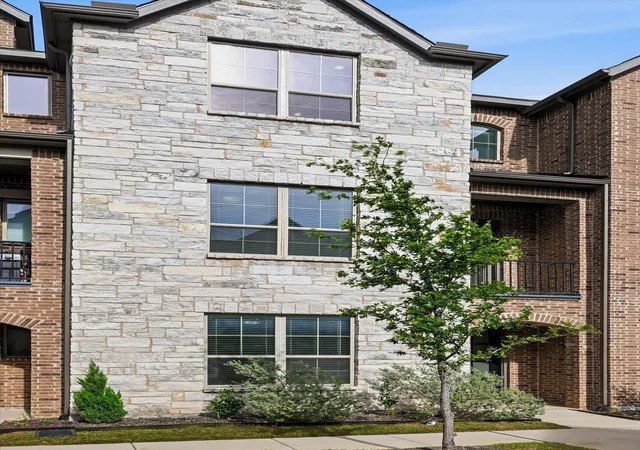 Photo 1 of Townhouse for sale at 321 Ukiah St, Lewisville, TX 75056 | MLS# 21260059 | Listing updated on 2026-07-11