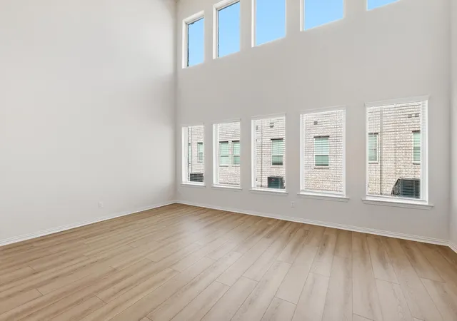 Photo 3 of Townhouse for sale at 321 Ukiah St, Lewisville, TX 75056 | MLS# 21260059 | Listing updated on 2026-07-11