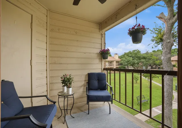 Photo 3 of Condo for sale at 16301 Ledgemont Ln #281, Addison, TX 75001 | MLS# 21258930 | Listing updated on 2026-08-03