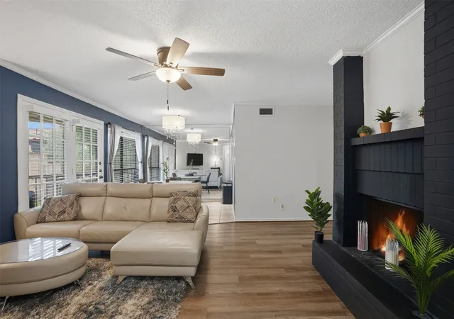 Photo 3 of Condo for sale at 16301 Ledgemont Ln #281, Addison, TX 75001 | MLS# 21258930 | Listing updated on 2026-08-03