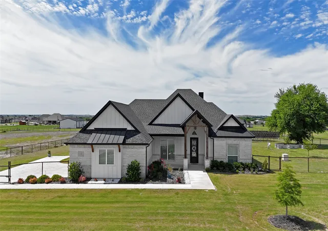 Homes for sale in Decatur, TX | 138 Chisos Dr, Decatur, TX 76234 | MLS# 21261485
