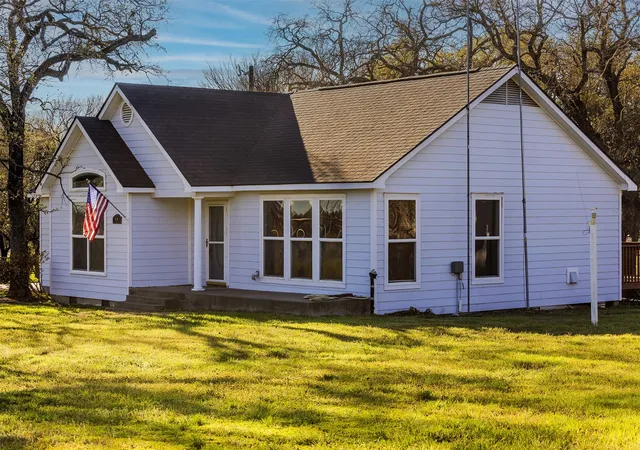 Photo 3 of Single family home for sale at 109 Tango Rd, Weatherford, TX 76087 | MLS# 21260512 | Listing updated on 2026-09-02