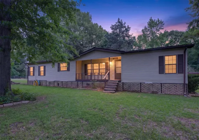 Photo 2 of Sale Pending at 306 Lesa Ln, Stonewall, LA 71078 | MLS# 21260100 | Listing updated on 2026-07-15