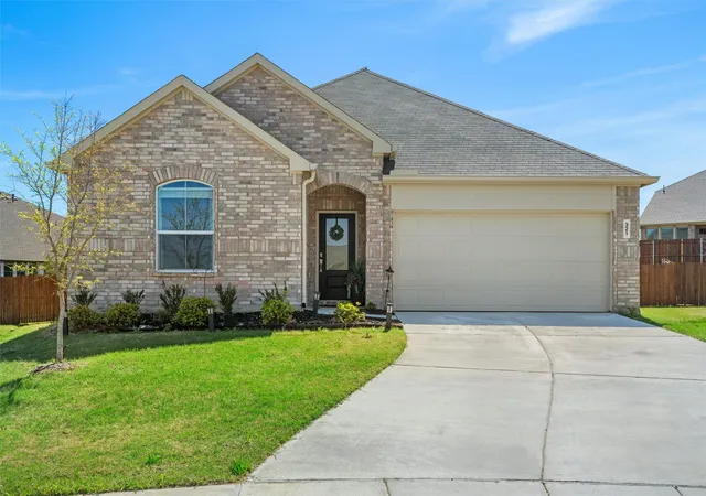 Homes for sale in Justin, TX | 321 Sedalia Trl, Justin, TX 76247 | MLS# 21260746