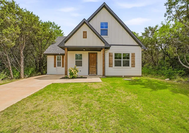 Photo 1 of Single family home for sale at 5721 San Jacinto Dr, Granbury, TX 76048 | MLS# 21261574 | Listing updated on 2026-08-27