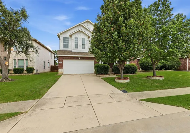 2nd image of 2825 Treasure Cove Dr, Lewisville, TX 75056 | MLS# 21261491