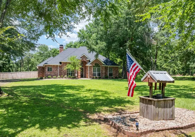 Photo 1 of Single family home for sale at 6881 Scenic Dr, Eustace, TX 75124 | MLS# 21261623 | Listing updated on 2026-08-20