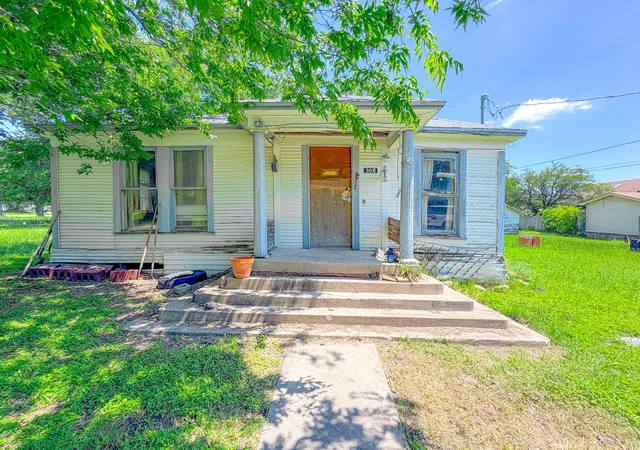 Homes for sale in Coolidge, TX | 305 N 3rd St, Coolidge, TX 76693 | MLS# 21261120