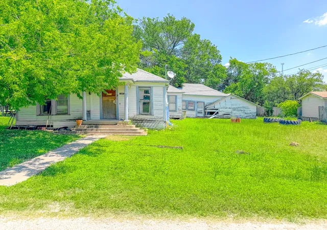 Homes for sale in Coolidge, TX | 305 N 3rd St, Coolidge, TX 76693 | MLS# 21261120
