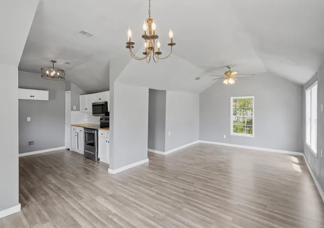 5th image of 403 Elmo St, Cleburne, TX 76031 | MLS# 21250128
