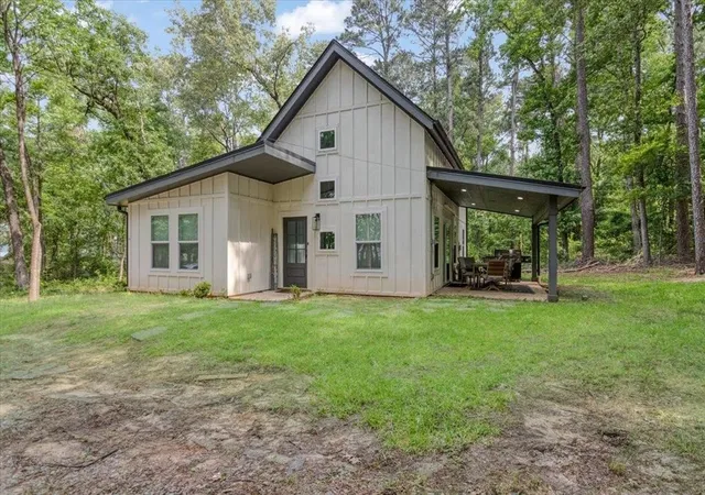 Photo 1 of Single family home for sale at 299 South Shore Dr, Lone Star, TX 75668 | MLS# 21261785 | Listing updated on 2026-07-08