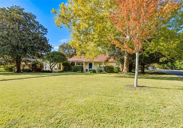 Photo 2 of Single family home for sale at 2500 Boyd Ave, Fort Worth, TX 76109 | MLS# 21260434 | Listing updated on 2026-08-23