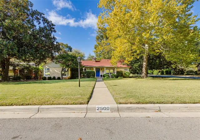 Photo 4 of Single family home for sale at 2500 Boyd Ave, Fort Worth, TX 76109 | MLS# 21260434 | Listing updated on 2026-08-23