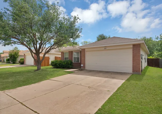 Photo 2 of Sale Pending at 1405 Oak Hollow Ln, Anna, TX 75409 | MLS# 21261920 | Listing updated on 2026-09-06