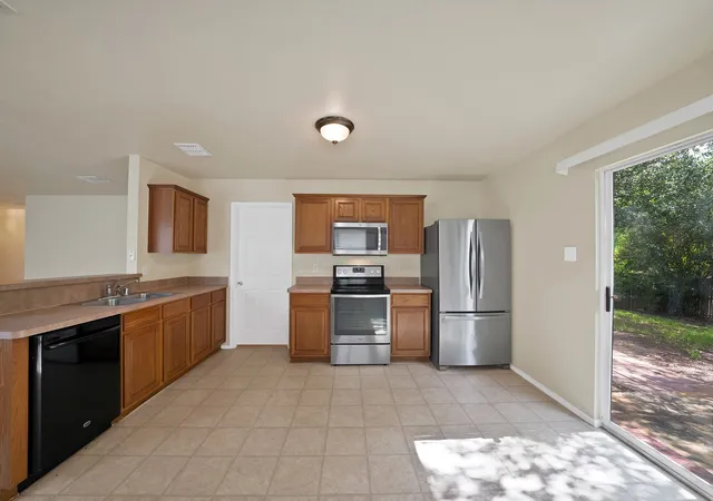 Photo 3 of Sale Pending at 1405 Oak Hollow Ln, Anna, TX 75409 | MLS# 21261920 | Listing updated on 2026-09-06