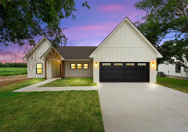 Single family home for sale at 5200 Bogey Ln, Waco, TX 76708 | MLS# 21194867 | Listing updated on 2026-08-27