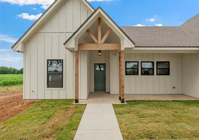 Photo 3 of Single family home for sale at 5200 Bogey Ln, Waco, TX 76708 | MLS# 21194867 | Listing updated on 2026-08-27