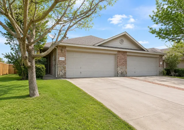 Homes for sale in Mansfield, TX | 1334 Piedmont Dr, Mansfield, TX 76063 | MLS# 21251445