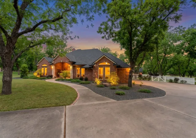 Photo 2 of Single family home for sale at 10008 Flight Plan Dr, Granbury, TX 76049 | MLS# 21249742 | Listing updated on 2026-10-02