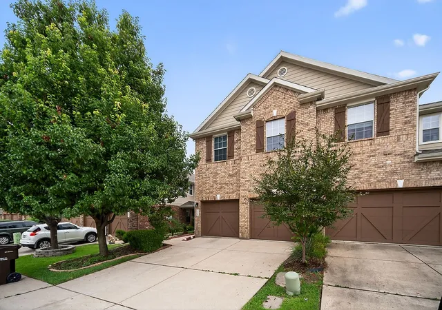 Photo 2 of Townhouse for sale at 2240 Oklahoma Ave, Plano, TX 75074 | MLS# 21253836 | Listing updated on 2026-08-20